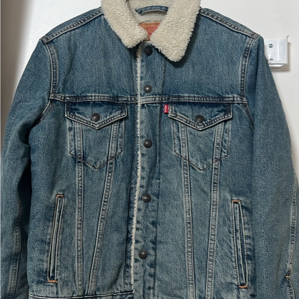 Levi's Blue Lightweight Denim Jacket with Sherpa Collar